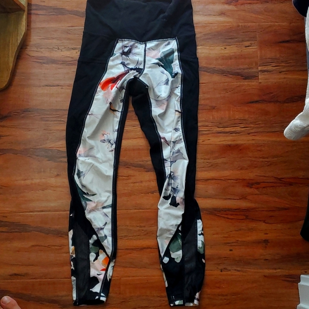 Athleta leggings, gorgeous lace flower design
